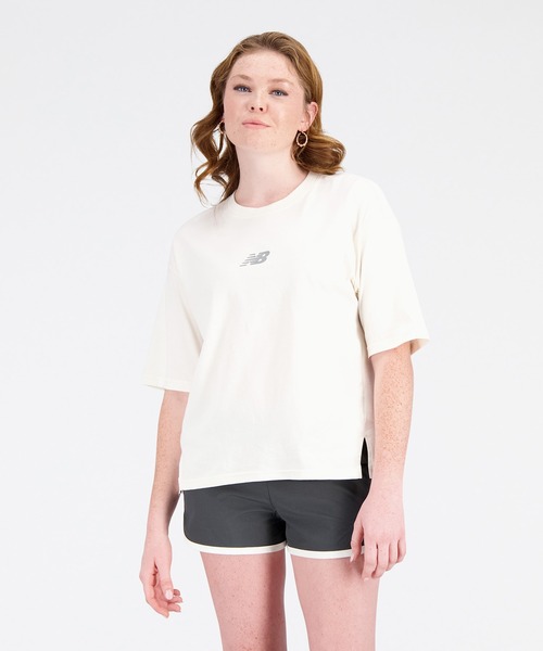 NEW BALANCE(ニューバランス)の「NB Athletics オーバーサイズショートスリーブTシャツ(Tシャツ/カットソー・レディース・ブルー系その他/ブラック/グレイッシュベージュ・SMALL/MEDIUM/X-LARGE/LARGE)」の10枚目の写真