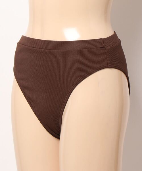 BANKS（バンクス）の「BIKINI/BANKS(バンクス）ワントーンシンプルデザインビキニボトムス【水着】（水着・レディース・ライトブラウン・SMALL/MEDIUM/X-SMALL/LARGE）」の4枚目の写真