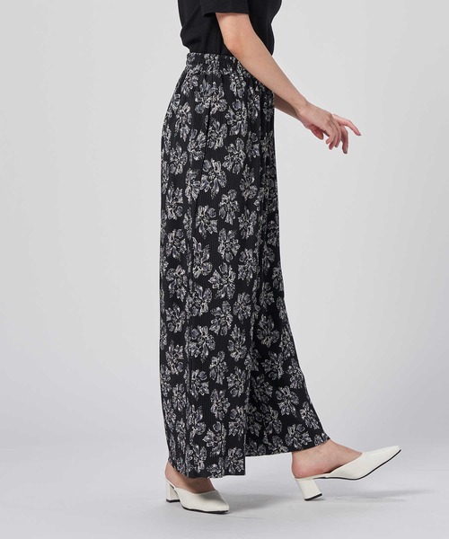 HONEYSUCKLE ROSE（ハニーサックルローズ）の「【接触冷感】【HONEYSUCKLE ROSE】サラサラ柄プリーツパンツ（その他パンツ・レディース・ブラック×ホワイト/ホワイト×カーキブラウン/チャコールグレー×ブラック/ベージュ・M-L）」の21枚目の写真