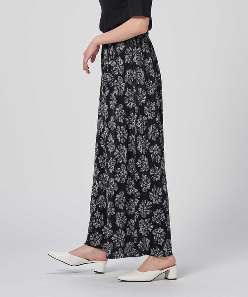 HONEYSUCKLE ROSE（ハニーサックルローズ）の「【接触冷感】【HONEYSUCKLE ROSE】サラサラ柄プリーツパンツ（その他パンツ・レディース・ブラック×ホワイト/ホワイト×カーキブラウン/チャコールグレー×ブラック/ベージュ・M-L）」の22枚目の写真