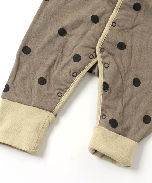 Ampersand（アンパサンド）の「【premier】ドット柄ソフト接結ロールアップリブカバーオール（ロンパース・キッズ・チャコール/ベージュ・60/70/80）」の9枚目の写真