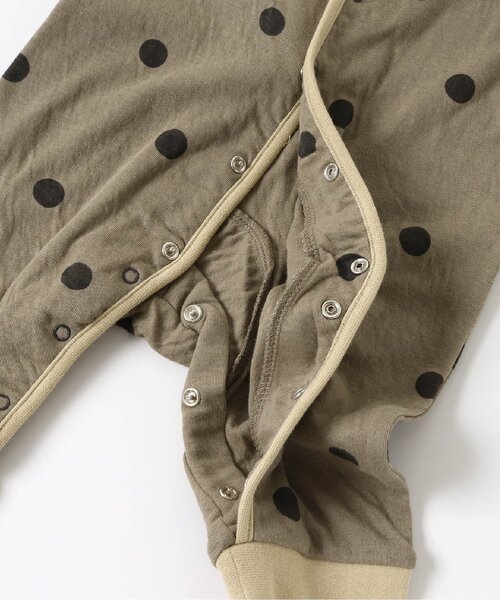 Ampersand（アンパサンド）の「【premier】ドット柄ソフト接結ロールアップリブカバーオール（ロンパース・キッズ・チャコール/ベージュ・60/70/80）」の10枚目の写真