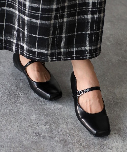 Riberry（リベリー）の「スクエアトゥメリージェーン（パンプス・レディース・ブラック/ホワイト/ベージュ/シルバー/ゴールド・MEDIUM/LARGE）」の3枚目の写真