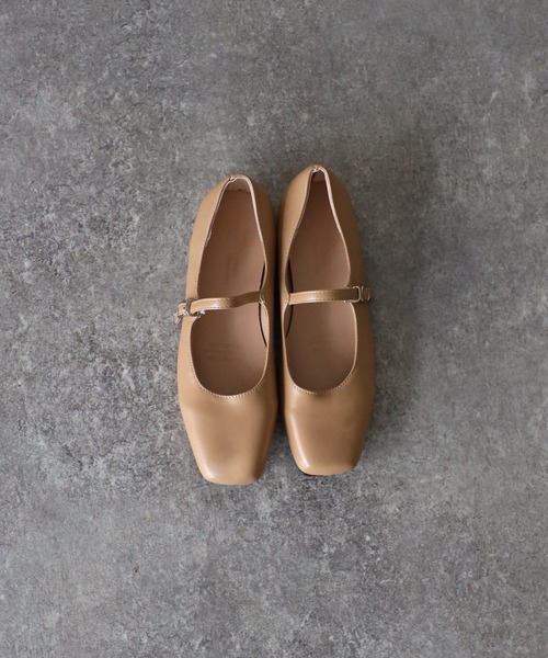 Riberry（リベリー）の「スクエアトゥメリージェーン（パンプス・レディース・ブラック/ホワイト/ベージュ/シルバー/ゴールド・MEDIUM/LARGE）」の13枚目の写真