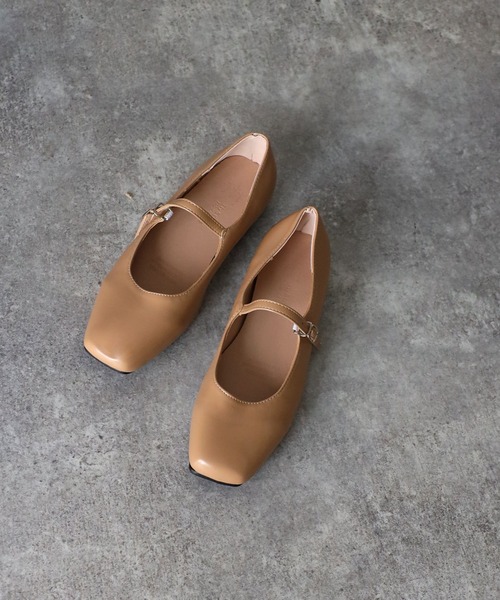 Riberry（リベリー）の「スクエアトゥメリージェーン（パンプス・レディース・ブラック/ホワイト/ベージュ/シルバー/ゴールド・MEDIUM/LARGE）」の14枚目の写真