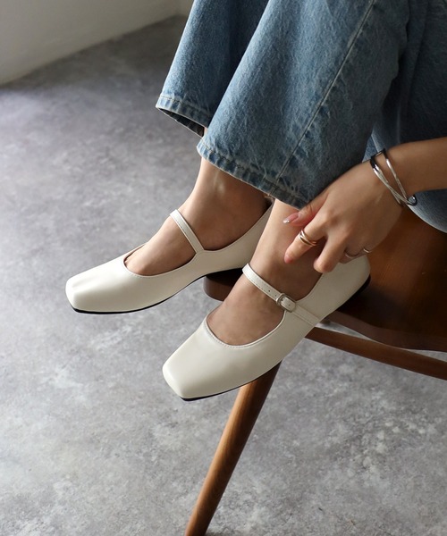 Riberry（リベリー）の「スクエアトゥメリージェーン（パンプス・レディース・ブラック/ホワイト/ベージュ/シルバー/ゴールド・MEDIUM/LARGE）」の7枚目の写真