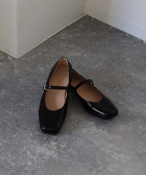 Riberry（リベリー）の「スクエアトゥメリージェーン（パンプス・レディース・ブラック/ホワイト/ベージュ/シルバー/ゴールド・MEDIUM/LARGE）」の18枚目の写真