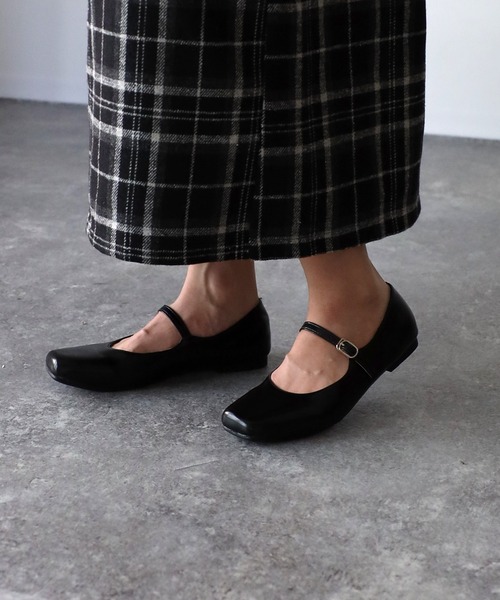 Riberry（リベリー）の「スクエアトゥメリージェーン（パンプス・レディース・ブラック/ホワイト/ベージュ/シルバー/ゴールド・MEDIUM/LARGE）」の15枚目の写真