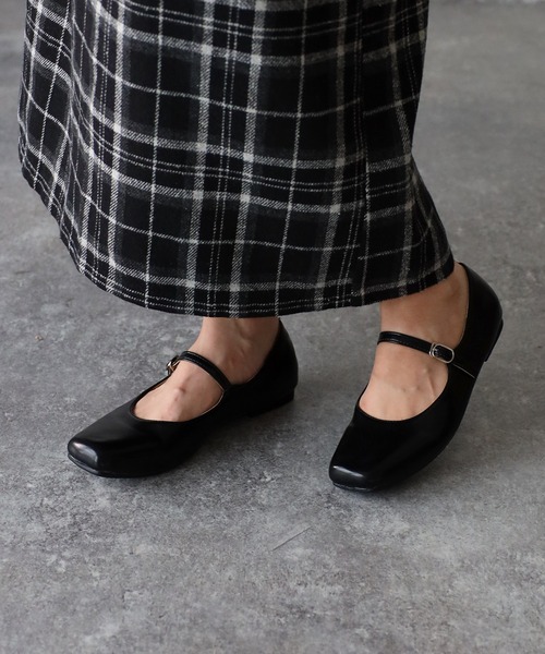 Riberry（リベリー）の「スクエアトゥメリージェーン（パンプス・レディース・ブラック/ホワイト/ベージュ/シルバー/ゴールド・MEDIUM/LARGE）」の17枚目の写真