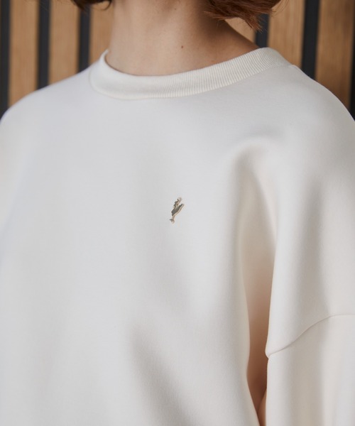 MIRO AMURETTE(ミロアミュレット)の「niwatori charm punch sweat/チャーム付きスウェット(スウェット・レディース・アイボリー/グレー・FREE)」の6枚目の写真