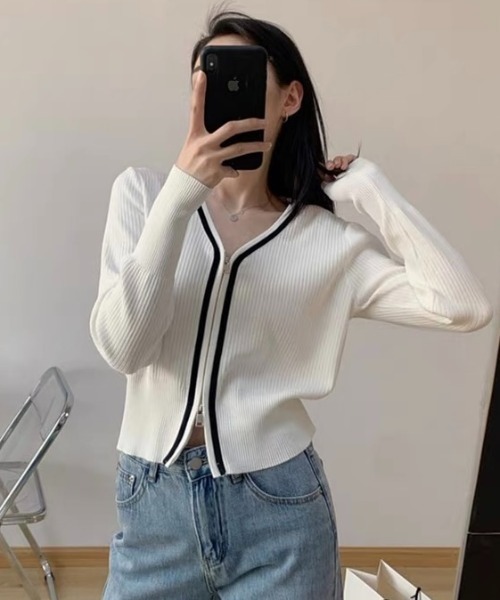 LADY LIKE(レディライク)の「フロントジップバイカラーカーディガン(カーディガン/ボレロ・レディース・ブラック×ホワイト/ブラック/ホワイト×ブラック/ホワイト・M)」の5枚目の写真