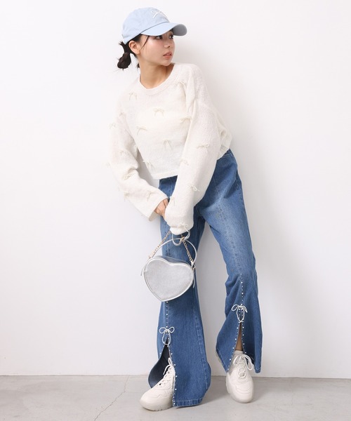 one after another NICE CLAUP(ワンアフターアナザーナイスクラップ)の「【ribbon collection】パールリボンフレアデニム(デニムパンツ・レディース・サックスブルー/インディゴブルー・SMALL/MEDIUM)」の9枚目の写真
