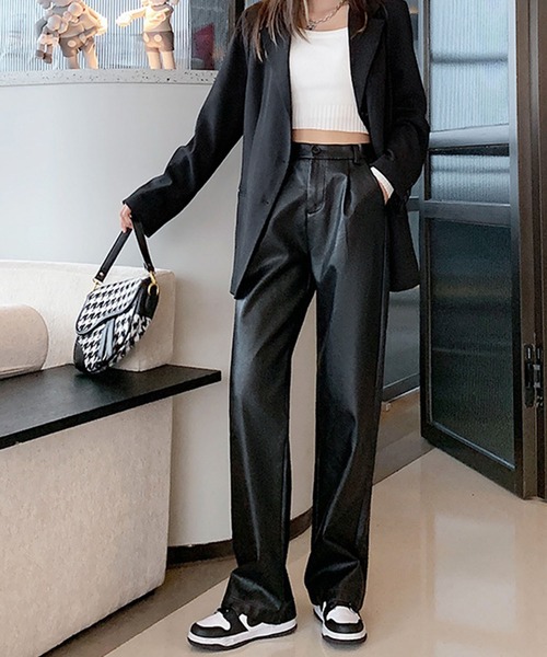 GLAMOROUS JANE(グラマラスジェーン)の「フェイクレザーストレートパンツ(その他パンツ・レディース・ブラック・S/L/M)」の8枚目の写真