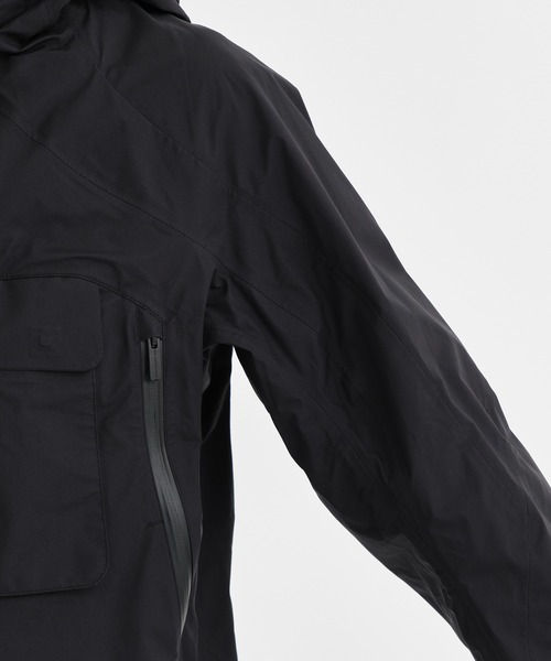 WHITE MOUNTAINEERING(ホワイトマウンテニアリング)の「【White Mountaineering/ホワイトマウンテニアリング】GORE-TEX 30D ASYMMETRY JACKET/ゴアテックス30Dアシンメトリージャケット(マウンテンパーカー・メンズ・ブラック・0/1/2)」の11枚目の写真