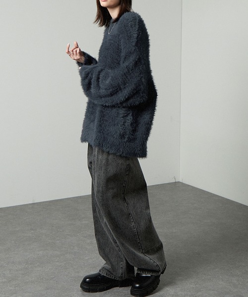 Alfred Alex(アルフレッドアレックス)の「【Alfred Alex】オーバーサイズシャギーニット(ニット/セーター・メンズ・オリーブ系/レッド/ダークグレー/ブルー/アイボリー/ブラック/モカ/スモークグレー/ブルー系/ワイン/ブルーグレー/パープル系/ダークブルー・L/M/S)」の15枚目の写真