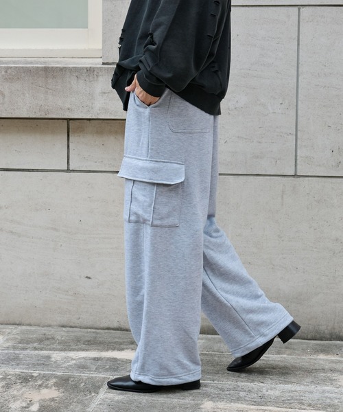 COLONY 2139（コロニートゥーワンスリーナイン）の「ワイドカーゴスウェットパンツ（カーゴパンツ・メンズ・グレー/ブラック・LARGE/MEDIUM）」の6枚目の写真