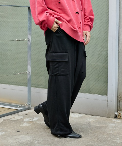 COLONY 2139（コロニートゥーワンスリーナイン）の「ワイドカーゴスウェットパンツ（カーゴパンツ・メンズ・グレー/ブラック・LARGE/MEDIUM）」の7枚目の写真