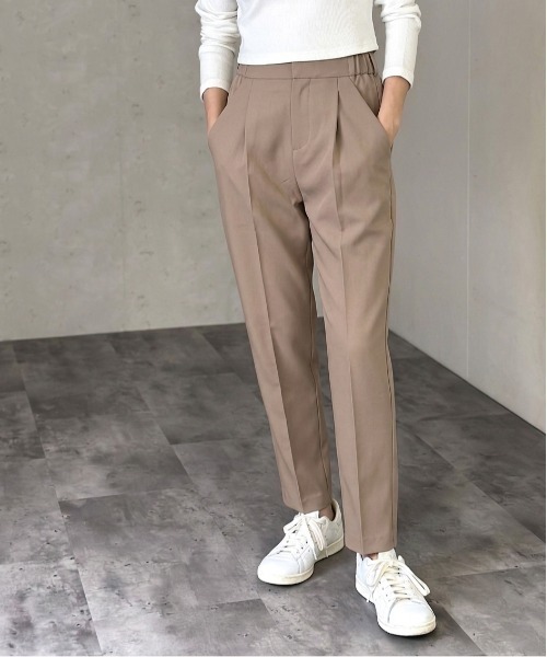 Per sist ence(パーシエンス)の「ツイルギャザーカラーパンツ(その他パンツ・レディース・グリーン系/ネイビー/イエロー/ブラック/グレー/オレンジ/ブラウン系/ローズ・LARGE/X-LARGE/MEDIUM/SMALL)」の3枚目の写真