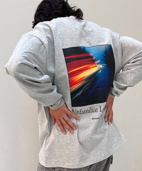 SUPERTHANKS（スーパーサンクス）の「フォトプリント＆ロゴプリント  ロングTシャツ（ユニセックス）"Unfamiliar landscapes" L/S T-shirt（Tシャツ/カットソー・メンズ・アッシュグレー/ブラック/ホワイト/ライトカーキ・L/M/S）」の19枚目の写真