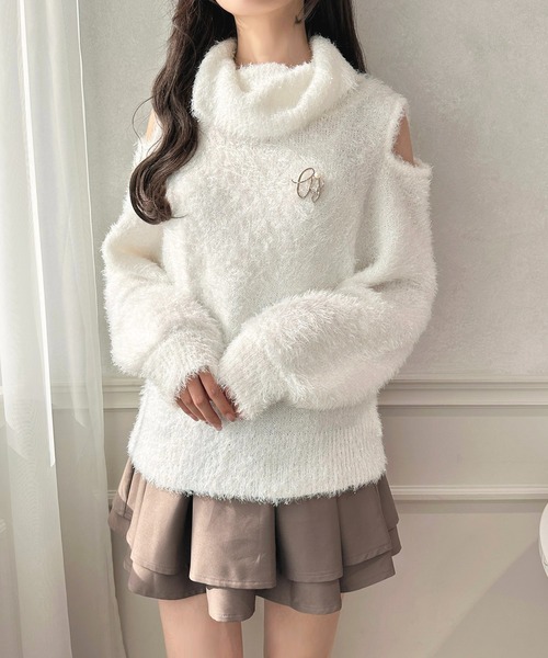 apres jour(アプレジュール)の「ブローチ+ニットトップス【ZOZOTOWN限定アイテム】(ニット/セーター・レディース・オフホワイト/サックスブルー/ピンク/ブラック・X-LARGE/フリー)」の17枚目の写真