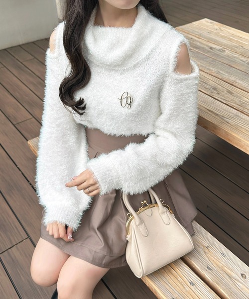 apres jour(アプレジュール)の「ブローチ+ニットトップス【ZOZOTOWN限定アイテム】(ニット/セーター・レディース・オフホワイト/サックスブルー/ピンク/ブラック・X-LARGE/フリー)」の5枚目の写真