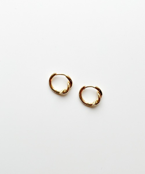 yu-ka（ユーカ）の「YU-KA:シングルノット フープピアス（ピアス（両耳用）・レディース・シルバー/ゴールド・FREE）」の5枚目の写真