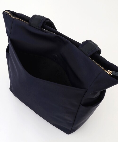 TOCCA(トッカ)の「PLENTIFUL A4 NYLONBAG ナイロンバッグ(トートバッグ・レディース・ネイビー系/ブラック系/ベージュ/ライトグレー系・F)」の5枚目の写真