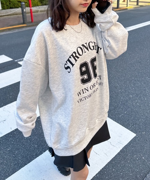 CLEA（クレア）の「ナンバーカレッジロゴ裏起毛スウェットプルオーバー（スウェット・レディース・レッド/ブラック/オートミール・FREE）」の22枚目の写真