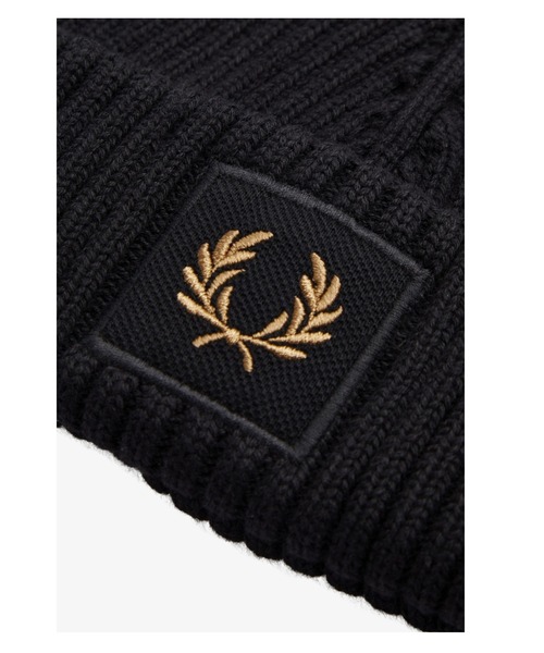 FRED PERRY（フレッドペリー）の「Patch Brand Chunky Rib Beanie