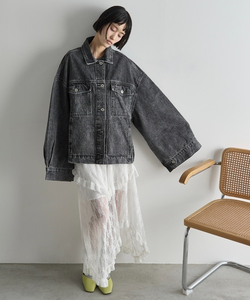 THE YOn（ザヨン）の「スーパーワイドスリーブデニムジャケット（デニムジャケット・レディース・ブルー/ライトブルー/ブラック・FREE）」の11枚目の写真