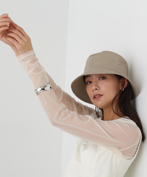 N.(N. Natural Beauty Basic)(エヌエヌナチュラルビューティーベーシック)の「◆チュールシアーカットソー(Tシャツ/カットソー・レディース・オフホワイト/ブラック/ブルーグレー・MEDIUM)」の4枚目の写真
