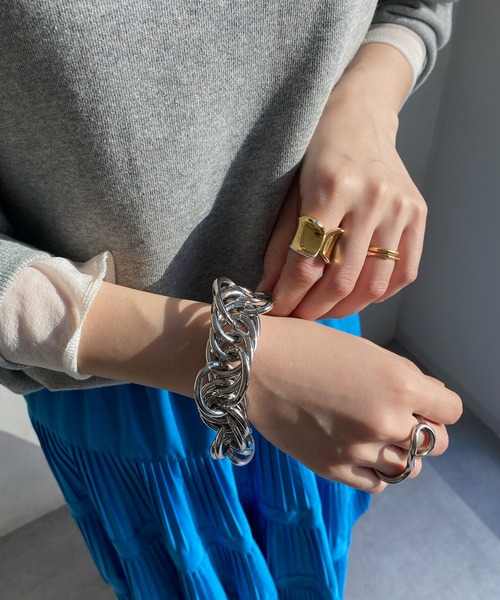 DouDou(ドゥドゥ)の「パイプボリュームブレスレット(ブレスレット・レディース・ゴールド/シルバー・FREE)」の5枚目の写真