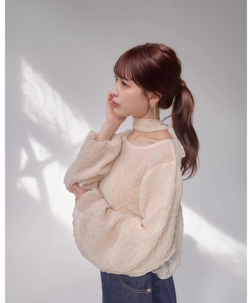 mellowneon(メロウネオン)の「袖ボリュームチョーカーブラウス / 2way / リボン付き(シャツ/ブラウス・レディース・アイボリー/グレー・FREE)」の5枚目の写真