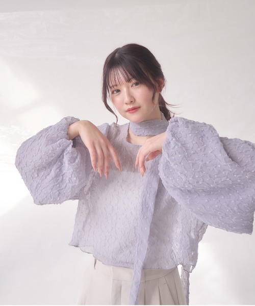 mellowneon(メロウネオン)の「袖ボリュームチョーカーブラウス / 2way / リボン付き(シャツ/ブラウス・レディース・アイボリー/グレー・FREE)」の10枚目の写真