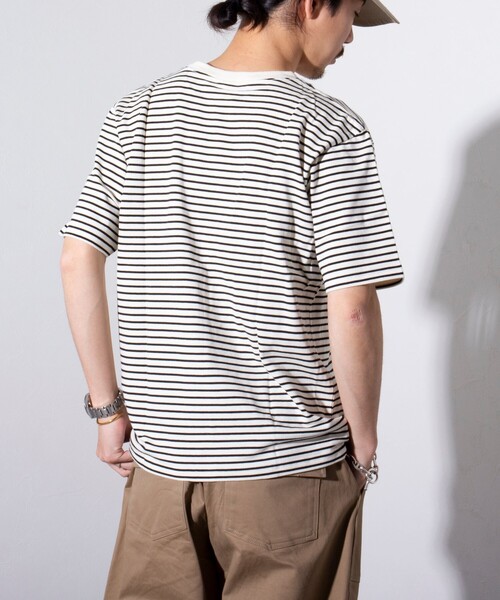 GEVACO(ゲバコ)の「【GEVACO/ゲバコ】クルーネック ボーダーTシャツ ワンポイントロゴ ポケT(Tシャツ/カットソー・メンズ・パープル/グレー/グリーン/アイボリー・M/L)」の7枚目の写真