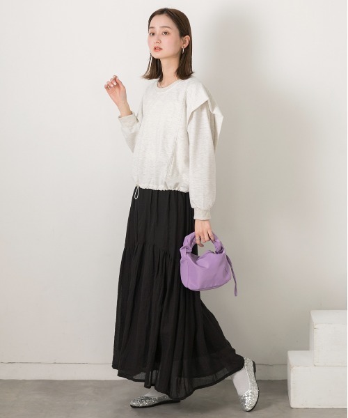 ad thie(アドティエ)の「裾ドロストタックショルダー トップス(Tシャツ/カットソー・レディース・ブラック/オートミール・FREE)」の13枚目の写真
