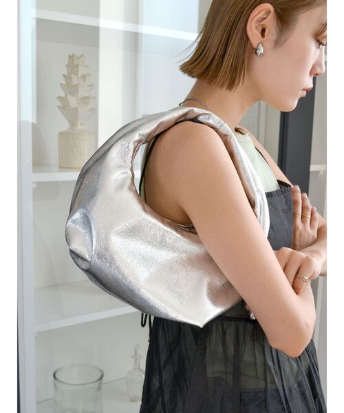 Ungrid（アングリッド）の「フェイクレザーハンドバッグ（ハンドバッグ・レディース・シルバー/ブラック・FREE）」の11枚目の写真