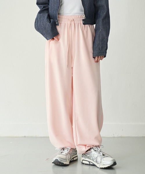 UNE MANSION（ユヌマンション）の「【通気性抜群春夏バージョン登場！】【男女兼用/UNISEX】【パンツストリングで調節可能】足長美脚シルエットワイドストレートストリングスウェットパンツ（スウェットパンツ・レディース・ピンク/ライトグレー/ブルー/グレー/ブラック・FREE）」の21枚目の写真