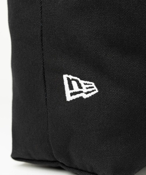 NEW ERA(ニューエラ)の「NEW ERA/ニューエラ ライトトートバッグ CANVAS TOTE フラッグロゴ 14L 13772566(トートバッグ・メンズ・アイボリー/ブラック・FREE)」の9枚目の写真