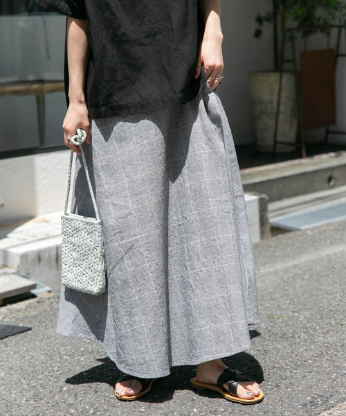 FORK&SPOON（フォークアンドスプーン）の「FORK&SPOON　コットンリネンスカート（スカート・レディース・チェック/ホワイト系その他・1/2）」の2枚目の写真