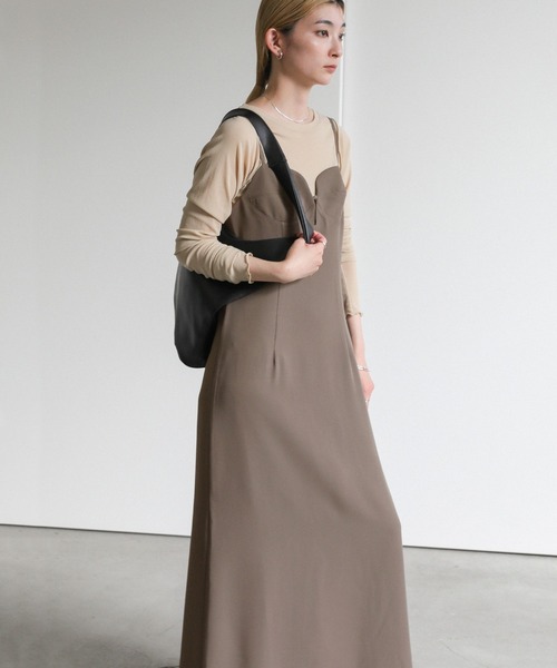 select MOCA（セレクトモカ）の「ビスチェ風キャミワンピース（ワンピース・レディース・ブラック/グレイッシュベージュ・FREE）」の12枚目の写真