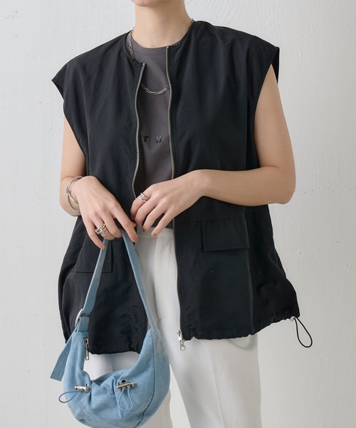 COLLAGE GALLARDAGALANTE（コラージュガリャルダガランテ）の「【OT】ドロストヘムナイロンベスト/WEB限定（ミリタリージャケット・レディース・ブラック・FREE）」の5枚目の写真