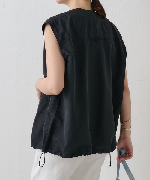 COLLAGE GALLARDAGALANTE（コラージュガリャルダガランテ）の「【OT】ドロストヘムナイロンベスト/WEB限定（ミリタリージャケット・レディース・ブラック・FREE）」の7枚目の写真