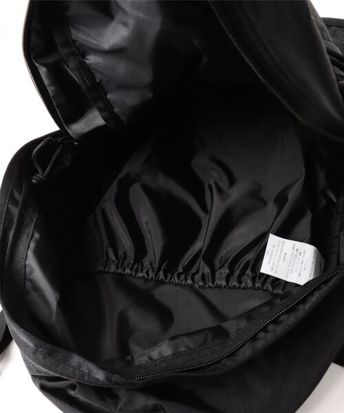 KELTY(ケルティ)の「【直営店限定 KELTY/ケルティ】ユーティリティデイパック/DAYHIKER 23L(バックパック/リュック・メンズ・ブラック/グレー系その他・ONE SIZE)」の5枚目の写真