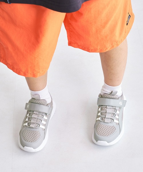 ORiental TRaffic（オリエンタルトラフィック）の「ベルト×ゴム紐メッシュスニーカー K-452（スニーカー・キッズ・グレー/パープル/グリーン/ブラック・17.0cm/16.0cm/20.0cm/19.0cm/18.0cm/23.0cm/22.0cm/21.0cm）」の3枚目の写真