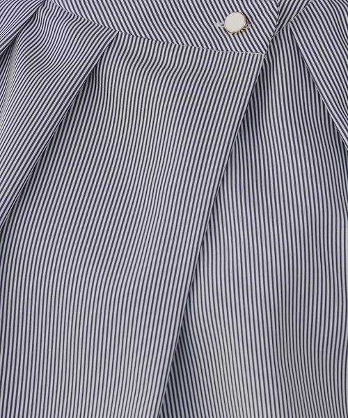 TRUDEA（トルディア）の「アシメネックストライプ半袖ブラウス（シャツ/ブラウス・レディース・ホワイト×ネイビー/ホワイト×ブラック・MEDIUM）」の10枚目の写真