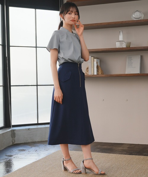 TRUDEA（トルディア）の「アシメネックストライプ半袖ブラウス（シャツ/ブラウス・レディース・ホワイト×ネイビー/ホワイト×ブラック・MEDIUM）」の12枚目の写真