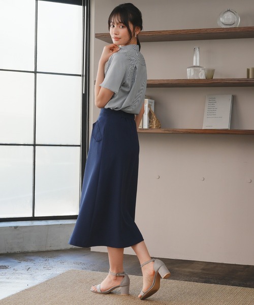 TRUDEA（トルディア）の「アシメネックストライプ半袖ブラウス（シャツ/ブラウス・レディース・ホワイト×ネイビー/ホワイト×ブラック・MEDIUM）」の13枚目の写真