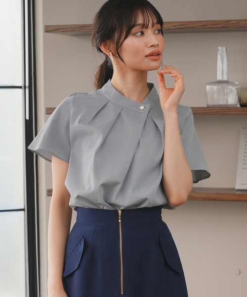 TRUDEA（トルディア）の「アシメネックストライプ半袖ブラウス（シャツ/ブラウス・レディース・ホワイト×ネイビー/ホワイト×ブラック・MEDIUM）」の15枚目の写真