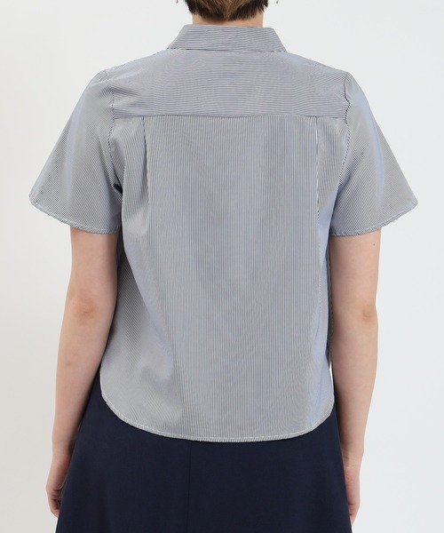 TRUDEA（トルディア）の「アシメネックストライプ半袖ブラウス（シャツ/ブラウス・レディース・ホワイト×ネイビー/ホワイト×ブラック・MEDIUM）」の22枚目の写真